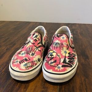 VANS-Classic Slip-On Pink Graffiti Shoe